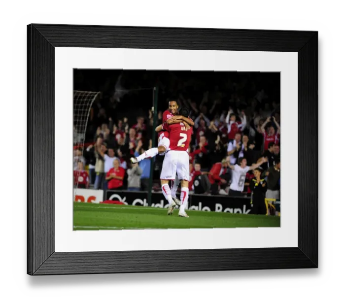 Framed Print : Bristol City vs Blackpool: Clash of the First Teams - Season 09-10 Framed Print : Bristol City vs Blackpool: Clash of the First Teams - Season 09-10