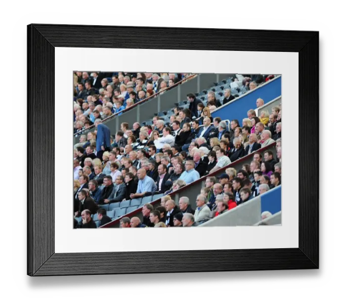 Framed Print : Football Showdown: Newcastle United vs. Bristol City (Season 09-10) Framed Print : Football Showdown: Newcastle United vs. Bristol City (Season 09-10)