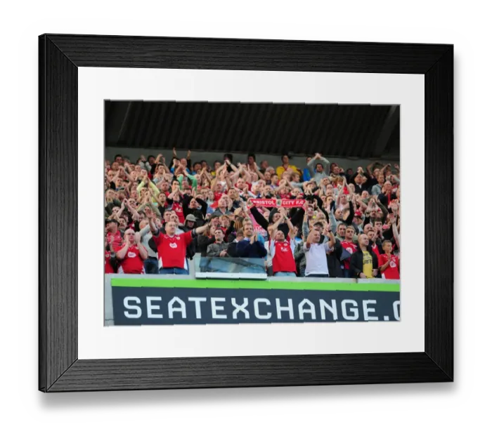 Framed Print : Battle of the First Teams: Newcastle Utd vs. Bristol City - Season 09-10