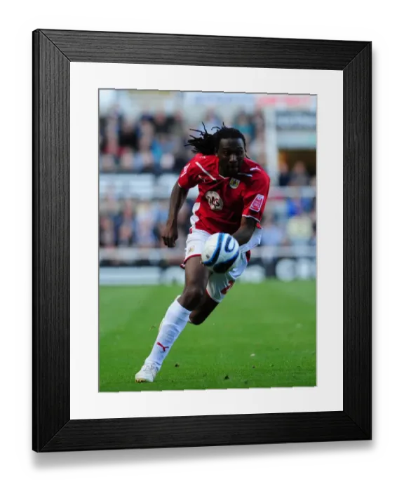 Framed Print : Clash of Champions: Newcastle Utd vs. Bristol City (Season 09-10) Framed Print : Clash of Champions: Newcastle Utd vs. Bristol City (Season 09-10)