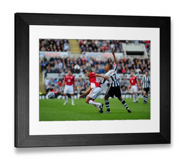 Framed Print : Alvaro Saborio - Danny Simpson Framed Print : Alvaro Saborio - Danny Simpson