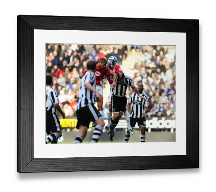 Framed Print : Alvaro Saborio heads at goal Framed Print : Alvaro Saborio heads at goal