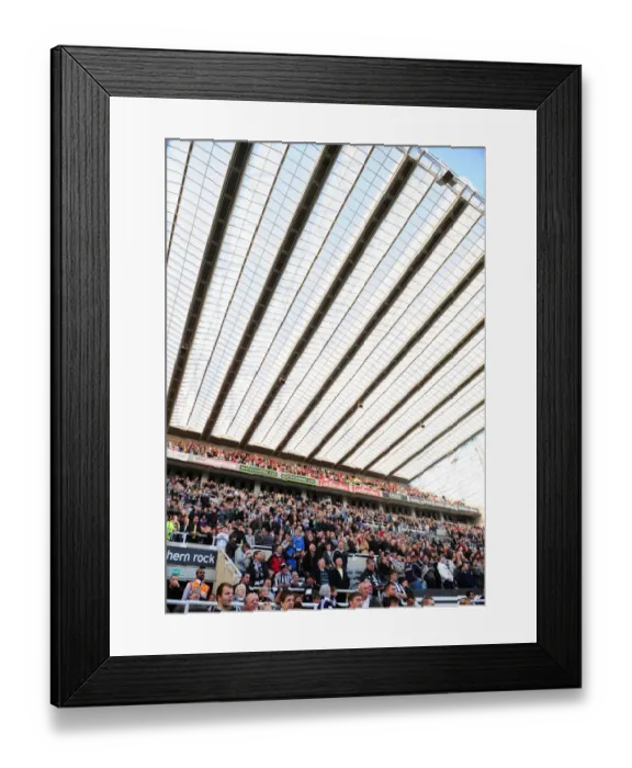 Framed Print : Season 09-10: Newcastle United vs. Bristol City - Clash of the Titans Framed Print : Season 09-10: Newcastle United vs. Bristol City - Clash of the Titans