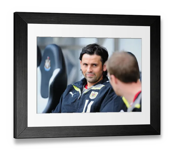 Framed Print : Paul Hartley in Action: Newcastle United vs. Bristol City Framed Print : Paul Hartley in Action: Newcastle United vs. Bristol City