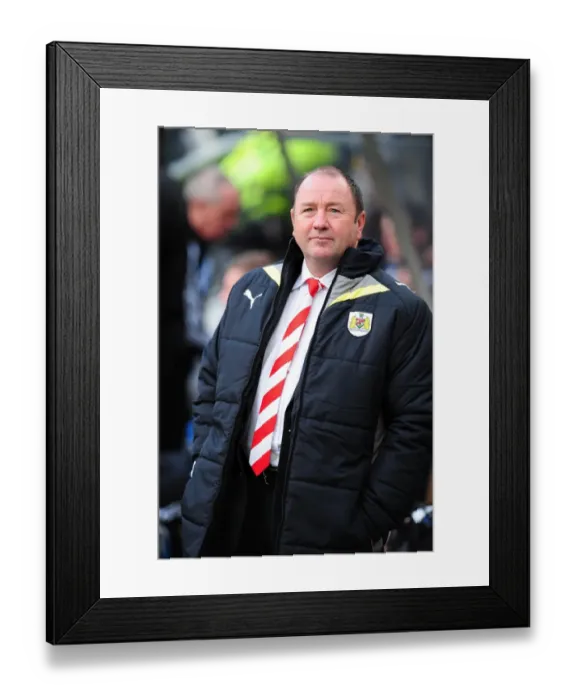 Framed Print : Gary Johnson Leads Bristol City Against Newcastle United