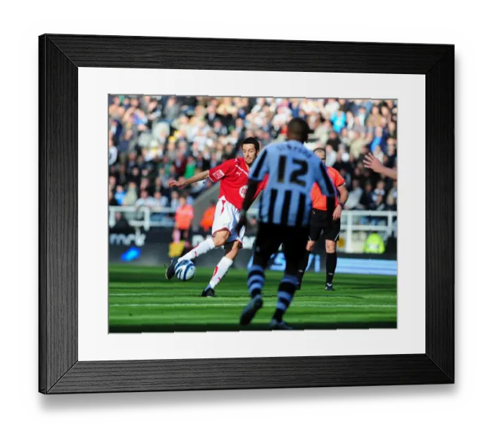 Framed Print : Cole Skuse shoots Framed Print : Cole Skuse shoots