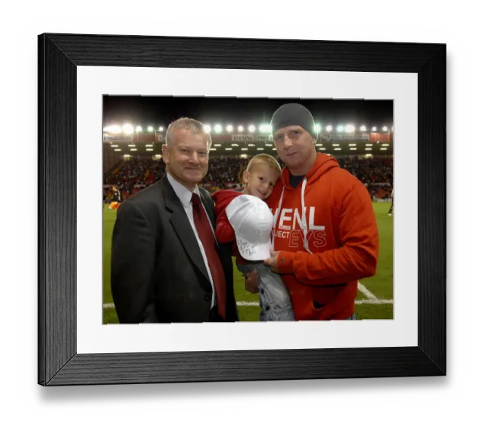 Framed Print : Bristol City vs Blackpool: A Football Showdown - Season 09-10 Framed Print : Bristol City vs Blackpool: A Football Showdown - Season 09-10