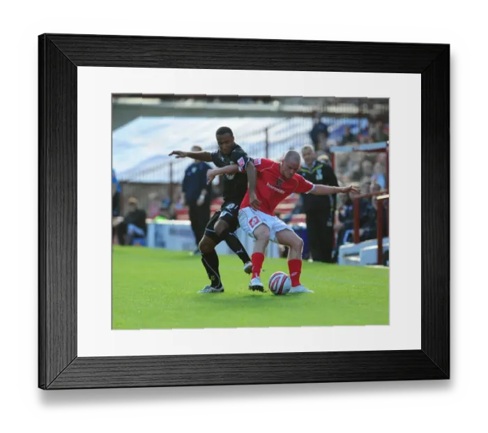 Framed Print : Nicky MAynard tussles with Ian Hume