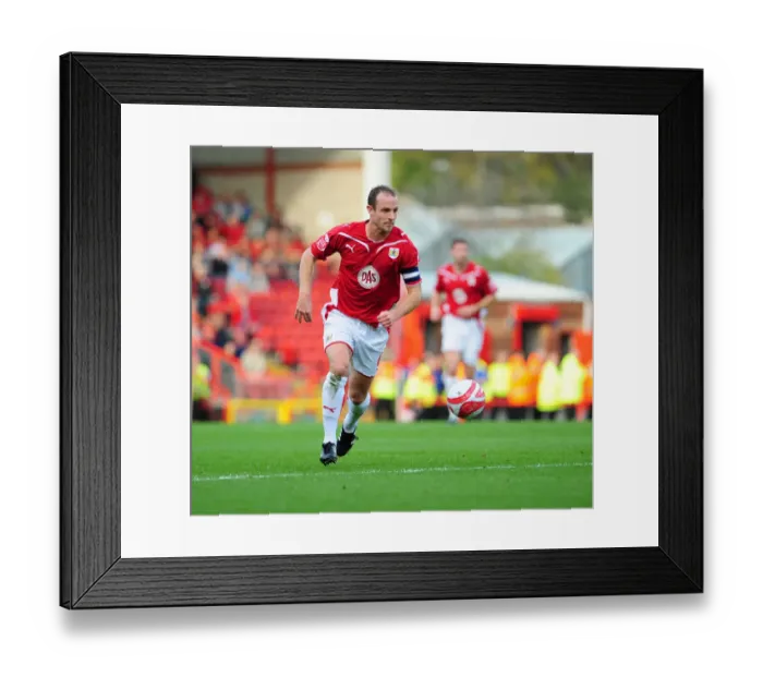 Framed Print : Bristol City vs Sheffield Wednesday: A Thrilling Football Showdown (Season 09-10)