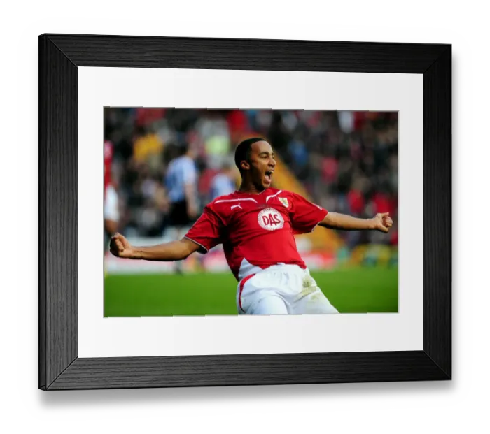 Framed Print : Bristol City vs Sheffield Wednesday: A Football Showdown - Season 09-10