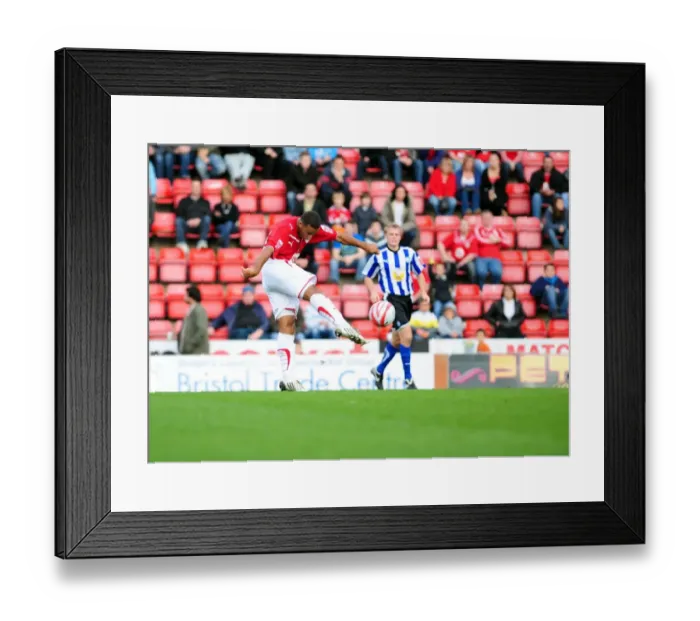 Framed Print : Season 9-10 Football Showdown: A Thrilling Encounter - Bristol City vs Sheffield Wednesday