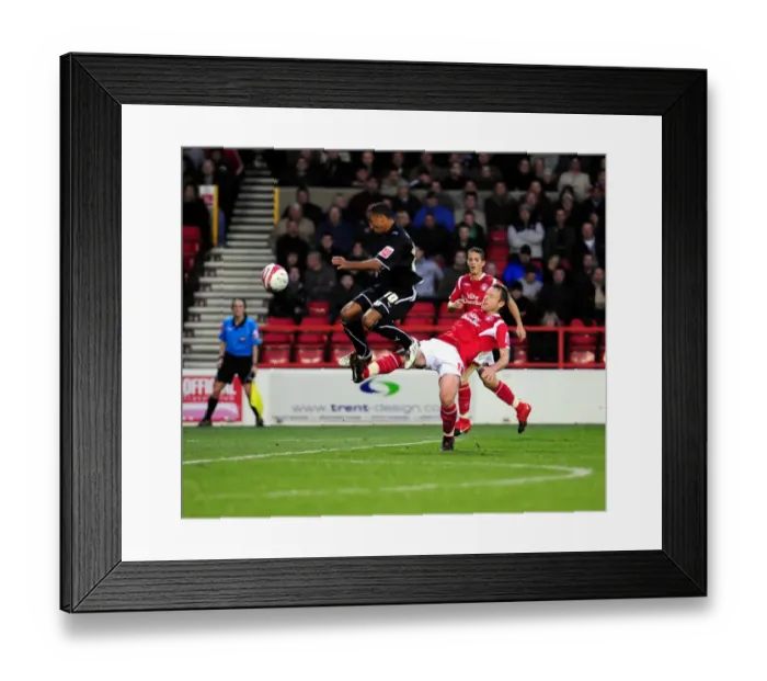 Framed Print : The Clash: Nottingham Forest vs. Bristol City - Season 09-10 Framed Print : The Clash: Nottingham Forest vs. Bristol City - Season 09-10