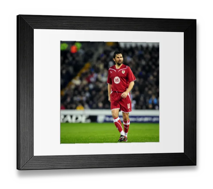 Framed Print : Battle of the Fields: West Brom vs. Bristol City - Season 09-10 Framed Print : Battle of the Fields: West Brom vs. Bristol City - Season 09-10