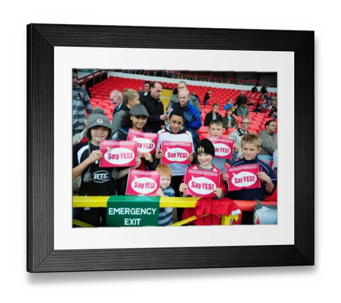 Framed Print : Bristol City vs Sheffield Wednesday: A Football Showdown - Season 09-10