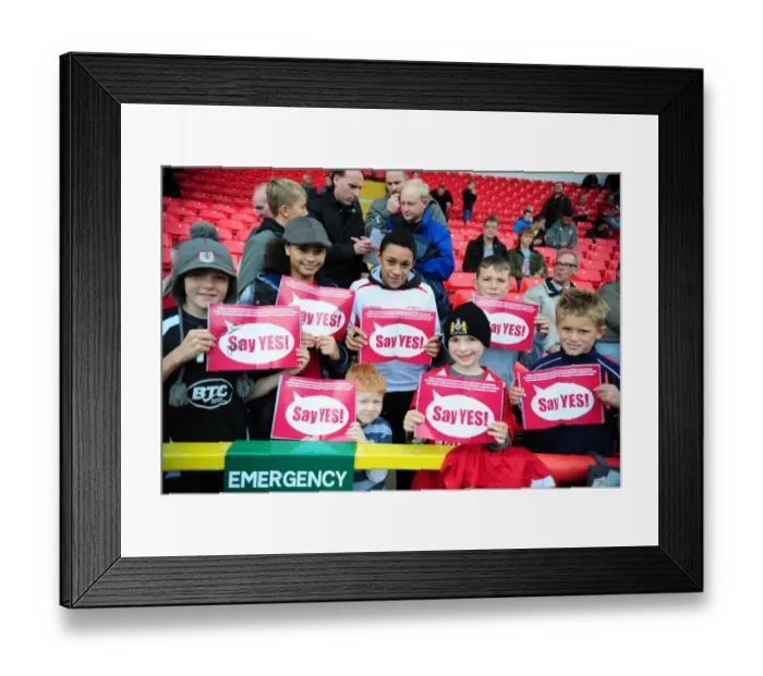Framed Print : Bristol City vs Sheffield Wednesday: A Football Showdown - Season 09-10
