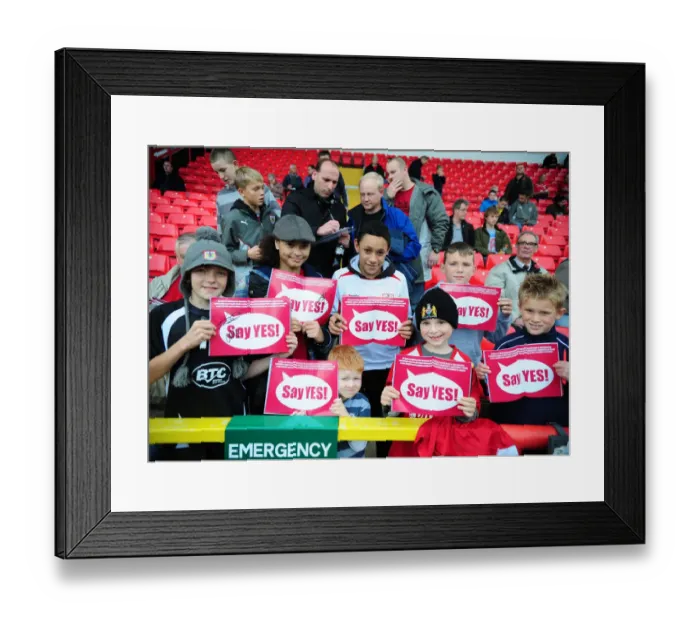 Framed Print : Bristol City vs Sheffield Wednesday: A Football Rivalry Unfolds - Season 09-10