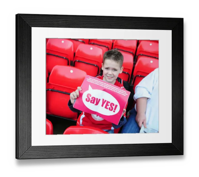 Framed Print : Bristol City vs Sheffield Wednesday: A Thrilling Football Showdown (Season 09-10)