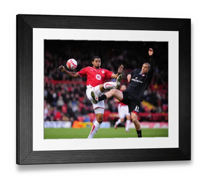 Framed Print : Bristol City vs Sheffield United: A Football Showdown - 09-10 Season
