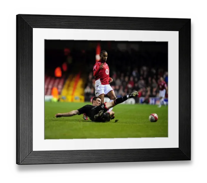 Framed Print : Bristol City vs Sheffield United: A Football Showdown - Season 09-10 Framed Print : Bristol City vs Sheffield United: A Football Showdown - Season 09-10