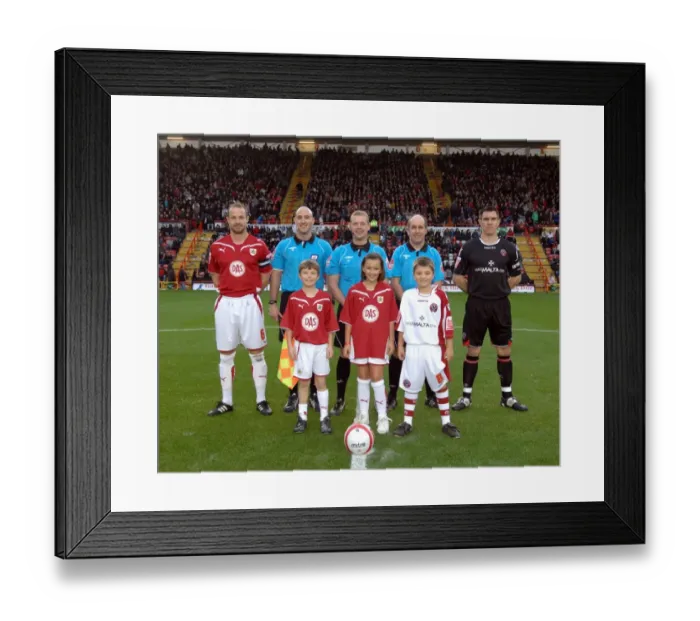 Framed Print : Bristol City vs Sheffield United: A Football Showdown - Season 09-10 Framed Print : Bristol City vs Sheffield United: A Football Showdown - Season 09-10