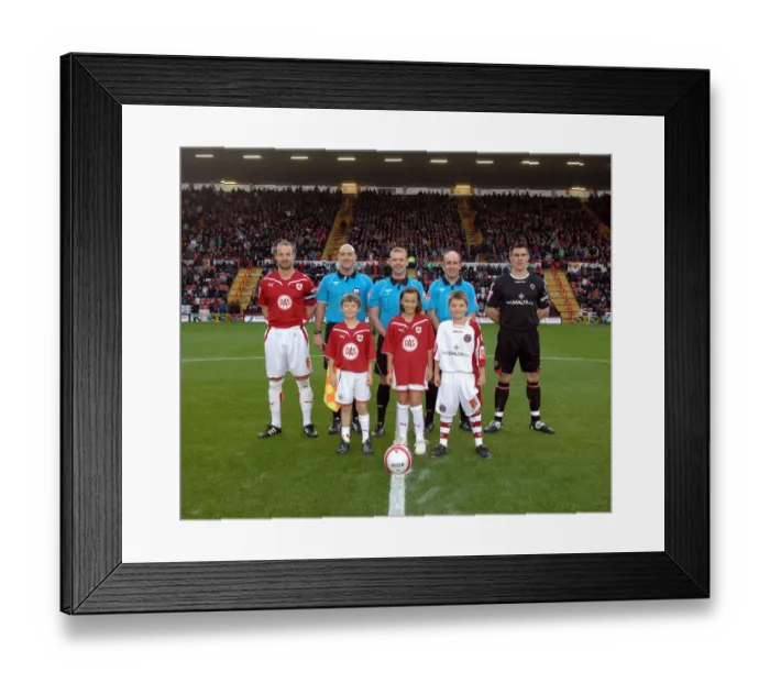 Framed Print : Football Rivalry: Bristol City vs Sheffield United - Season 09-10 Framed Print : Football Rivalry: Bristol City vs Sheffield United - Season 09-10
