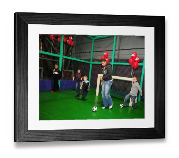 Framed Print : Bristol City First Team: 09-10 - City Redz Christmas Party at Jump