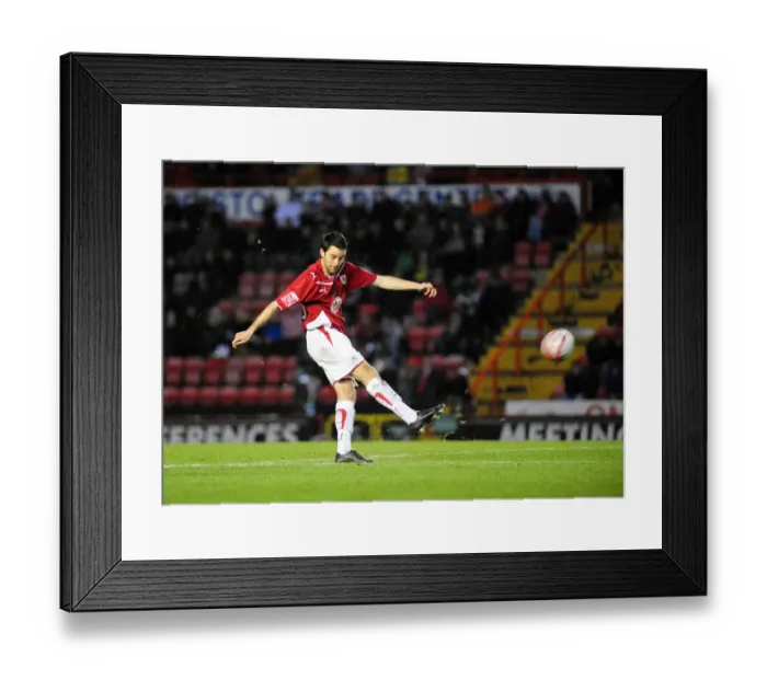 Framed Print : Bristol City vs Ipswich Town: Season 09-10 Football Clash