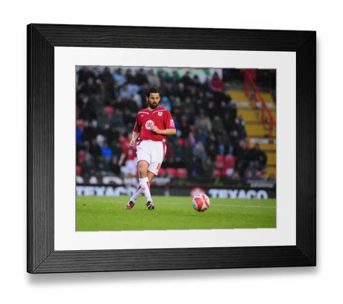Framed Print : Bristol City vs Ipswich Town: A Football Showdown - Season 09-10 Framed Print : Bristol City vs Ipswich Town: A Football Showdown - Season 09-10