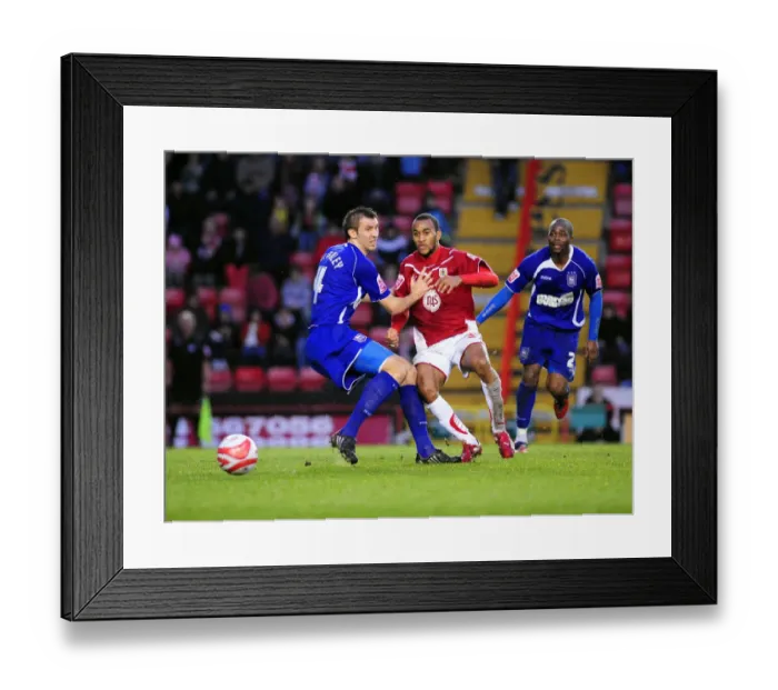 Framed Print : Bristol City vs Ipswich Town: 09-10 Football Showdown Framed Print : Bristol City vs Ipswich Town: 09-10 Football Showdown