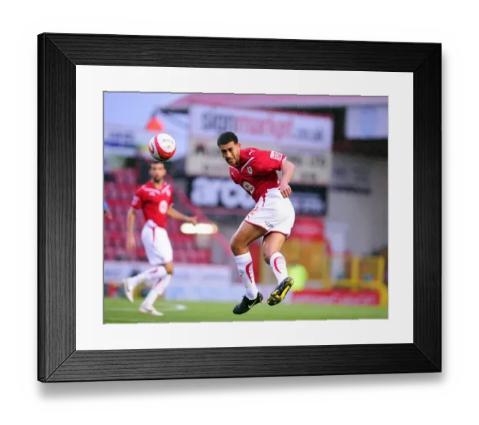 Framed Print : Bristol City vs Ipswich Town: A Football Showdown - Season 09-10 Framed Print : Bristol City vs Ipswich Town: A Football Showdown - Season 09-10