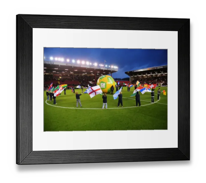 Framed Print : Bristol City vs Ipswich Town: A Clash from the 09-10 Season Framed Print : Bristol City vs Ipswich Town: A Clash from the 09-10 Season