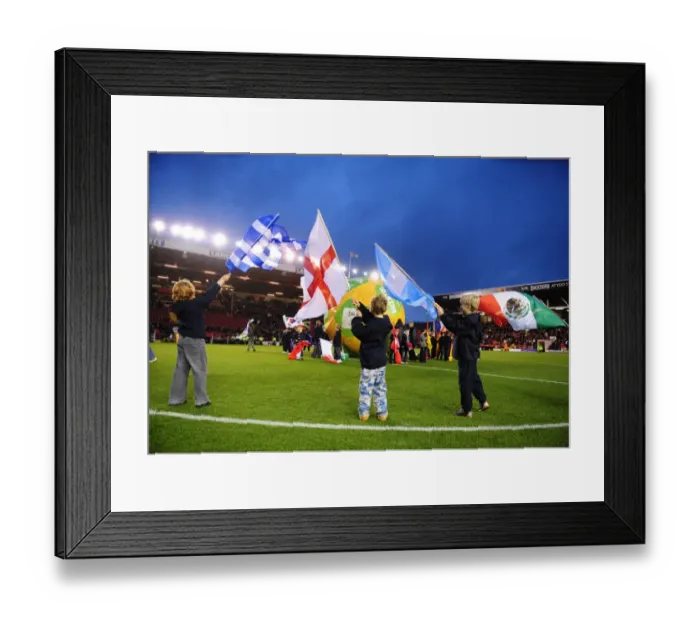 Framed Print : Bristol City vs Ipswich Town: A Football Showdown (Season 09-10) Framed Print : Bristol City vs Ipswich Town: A Football Showdown (Season 09-10)