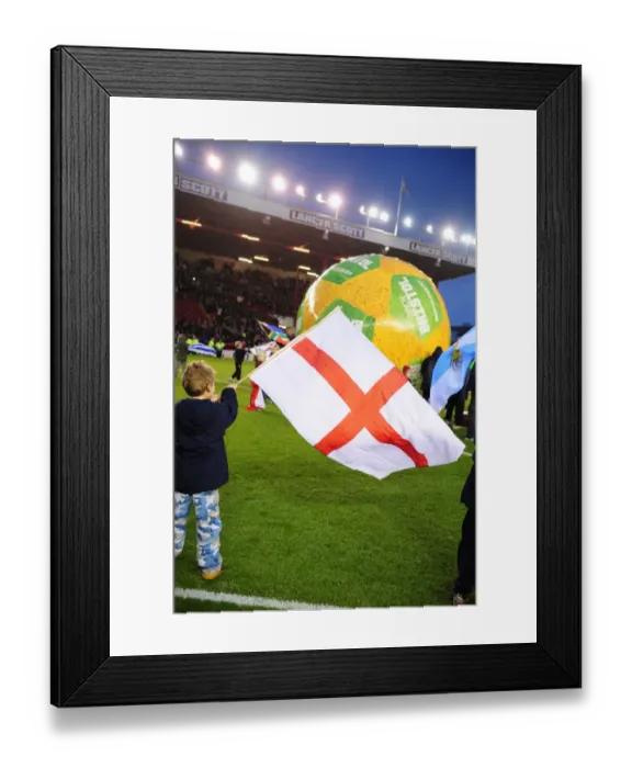 Framed Print : Bristol City vs Ipswich Town: A Football Rivalry Unfolds - 09-10 Season Showdown