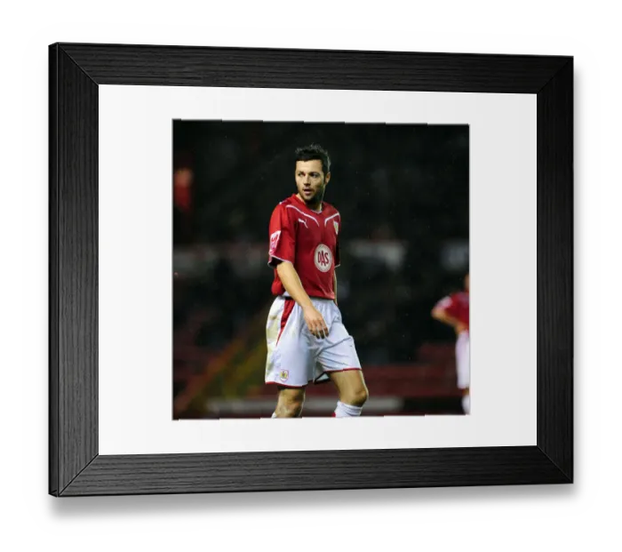 Framed Print : Bristol City vs Ipswich Town: A Football Showdown (Season 09-10) Framed Print : Bristol City vs Ipswich Town: A Football Showdown (Season 09-10)