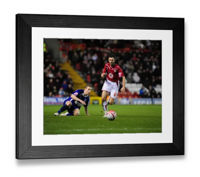 Framed Print : Clash of the Giants: Bristol City vs Ipswich Town (Season 09-10)
