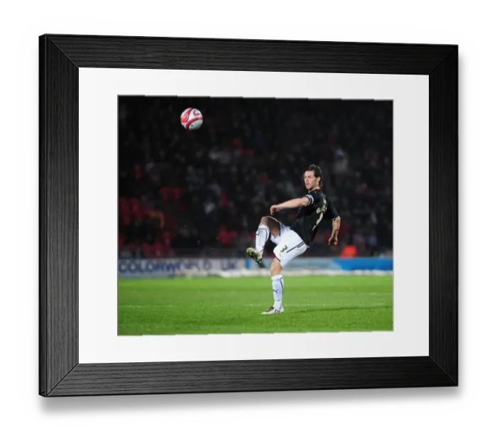 Framed Print : Bristol City vs Doncaster Rovers: A Football Showdown from the 09-10 Season Framed Print : Bristol City vs Doncaster Rovers: A Football Showdown from the 09-10 Season