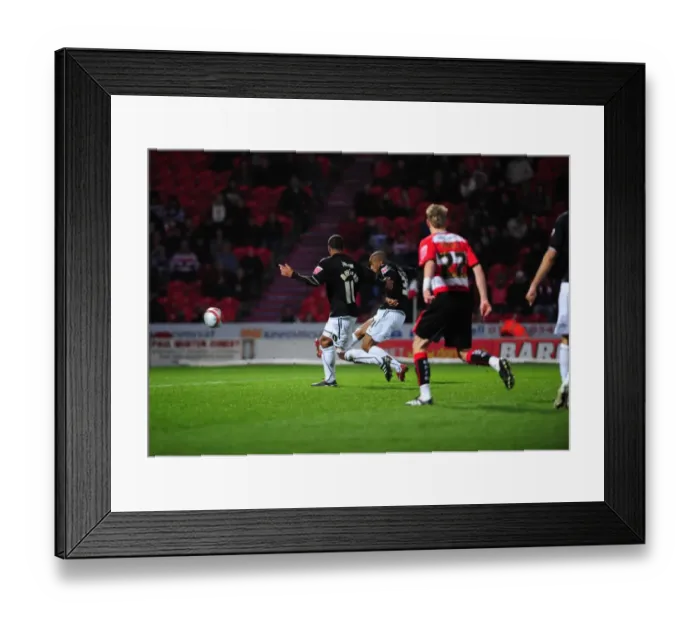 Framed Print : Bristol City vs Doncaster Rovers: A Football Rivalry from the 09-10 Season Framed Print : Bristol City vs Doncaster Rovers: A Football Rivalry from the 09-10 Season