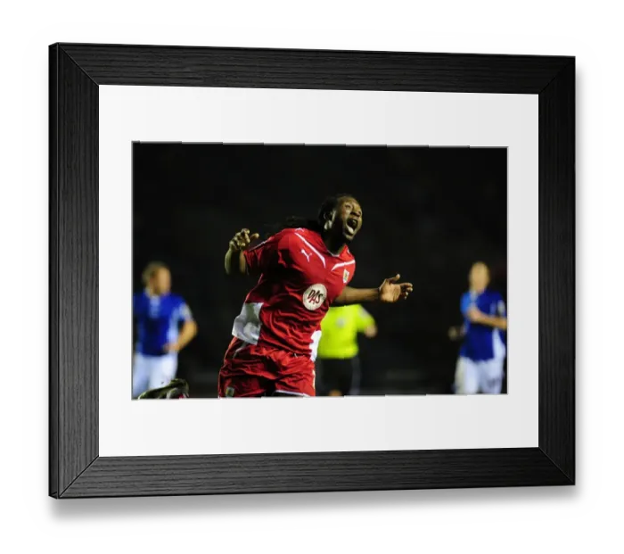 Framed Print : Evander Sno's Thrilling Goal Celebration: Leicester City vs. Bristol City