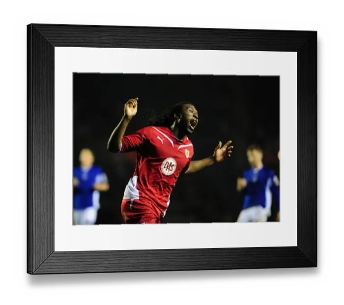 Framed Print : Evander Sno celebrates Framed Print : Evander Sno celebrates