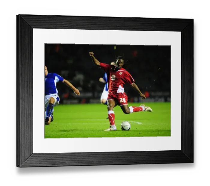 Framed Print : Evander Sno scores