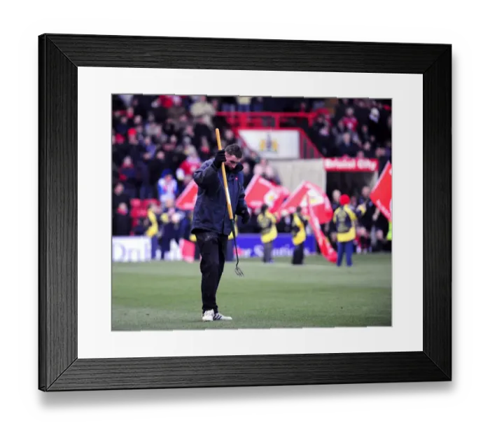 Framed Print : Bristol City vs Reading: A Football Rivalry - Season 09-10 Framed Print : Bristol City vs Reading: A Football Rivalry - Season 09-10