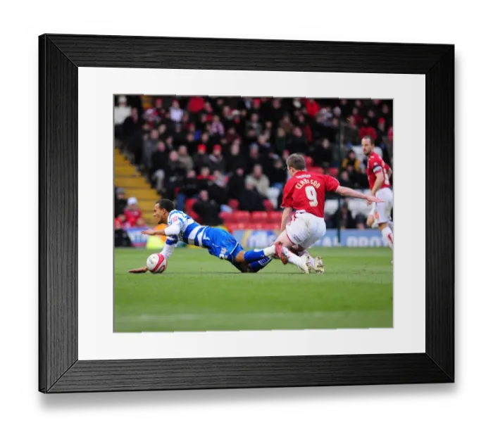 Framed Print : Bristol City vs Reading: A Football Rivalry - Season 09-10 Framed Print : Bristol City vs Reading: A Football Rivalry - Season 09-10