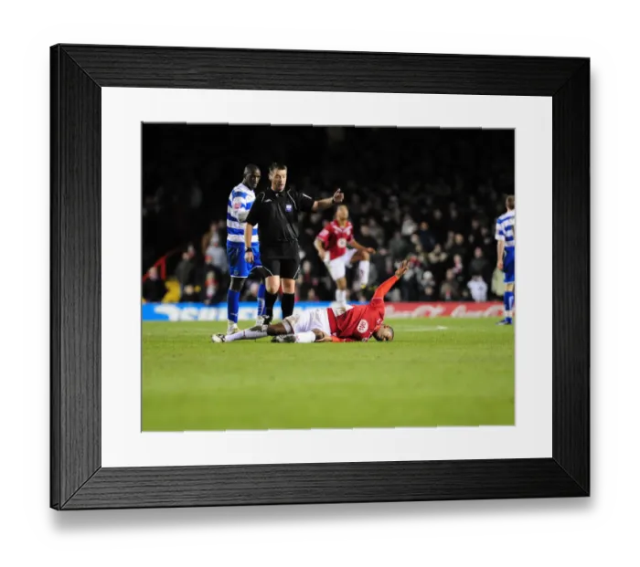 Framed Print : Bristol City vs Reading: 09-10 Season - A Clash of Football Titans Framed Print : Bristol City vs Reading: 09-10 Season - A Clash of Football Titans
