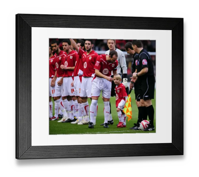 Framed Print : Bristol City vs. Reading: A 09-10 Season Showdown - The Ultimate Football Face-Off