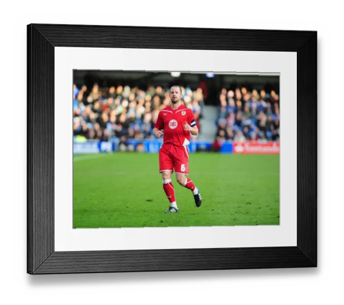 Framed Print : Battle of the Terraces: QPR vs. Bristol City - A Football Rivalry (Season 09-10) Framed Print : Battle of the Terraces: QPR vs. Bristol City - A Football Rivalry (Season 09-10)