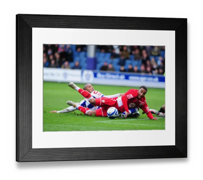 Framed Print : Battle of the West Country: QPR vs. Bristol City - Season 09-10 Framed Print : Battle of the West Country: QPR vs. Bristol City - Season 09-10