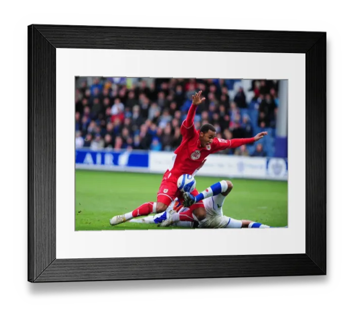 Framed Print : Battle of the Terraces: QPR vs. Bristol City - Football Rivalry (Season 09-10) Framed Print : Battle of the Terraces: QPR vs. Bristol City - Football Rivalry (Season 09-10)