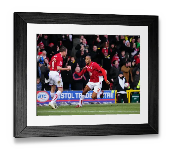 Framed Print : Clash of the First Teams: Bristol City vs. Watford - Season 09-10 Framed Print : Clash of the First Teams: Bristol City vs. Watford - Season 09-10