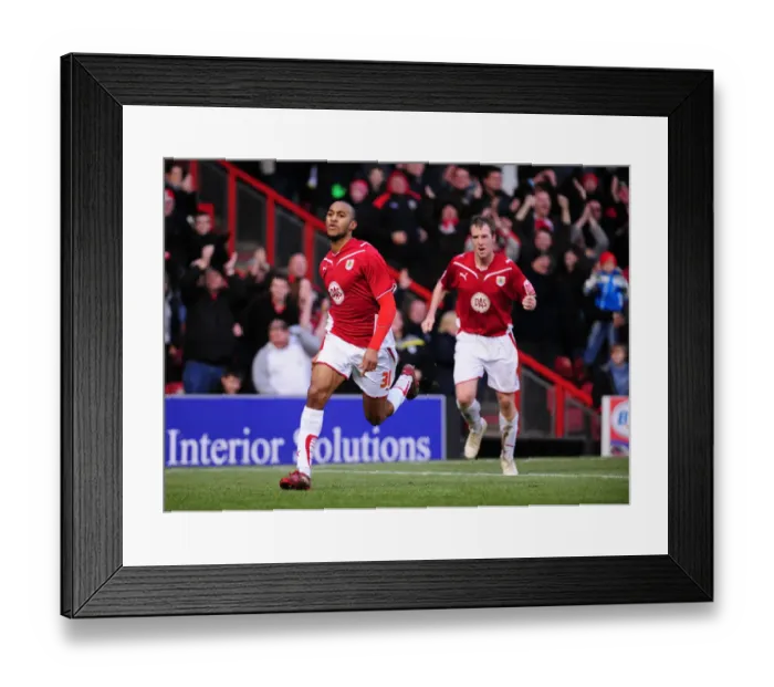 Framed Print : Showdown: Bristol City vs. Watford - Season 09-10 Framed Print : Showdown: Bristol City vs. Watford - Season 09-10