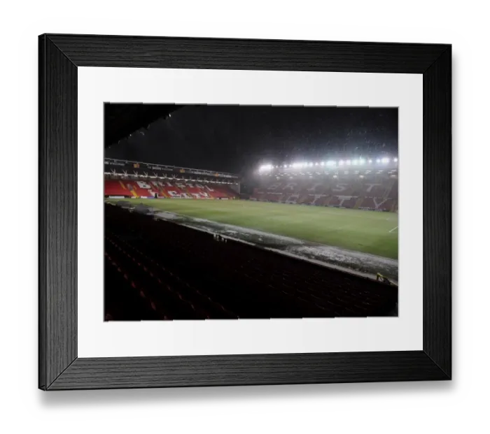 Framed Print : Bristol City vs Cardiff City: FA Cup Clash - Season 09-10 Framed Print : Bristol City vs Cardiff City: FA Cup Clash - Season 09-10